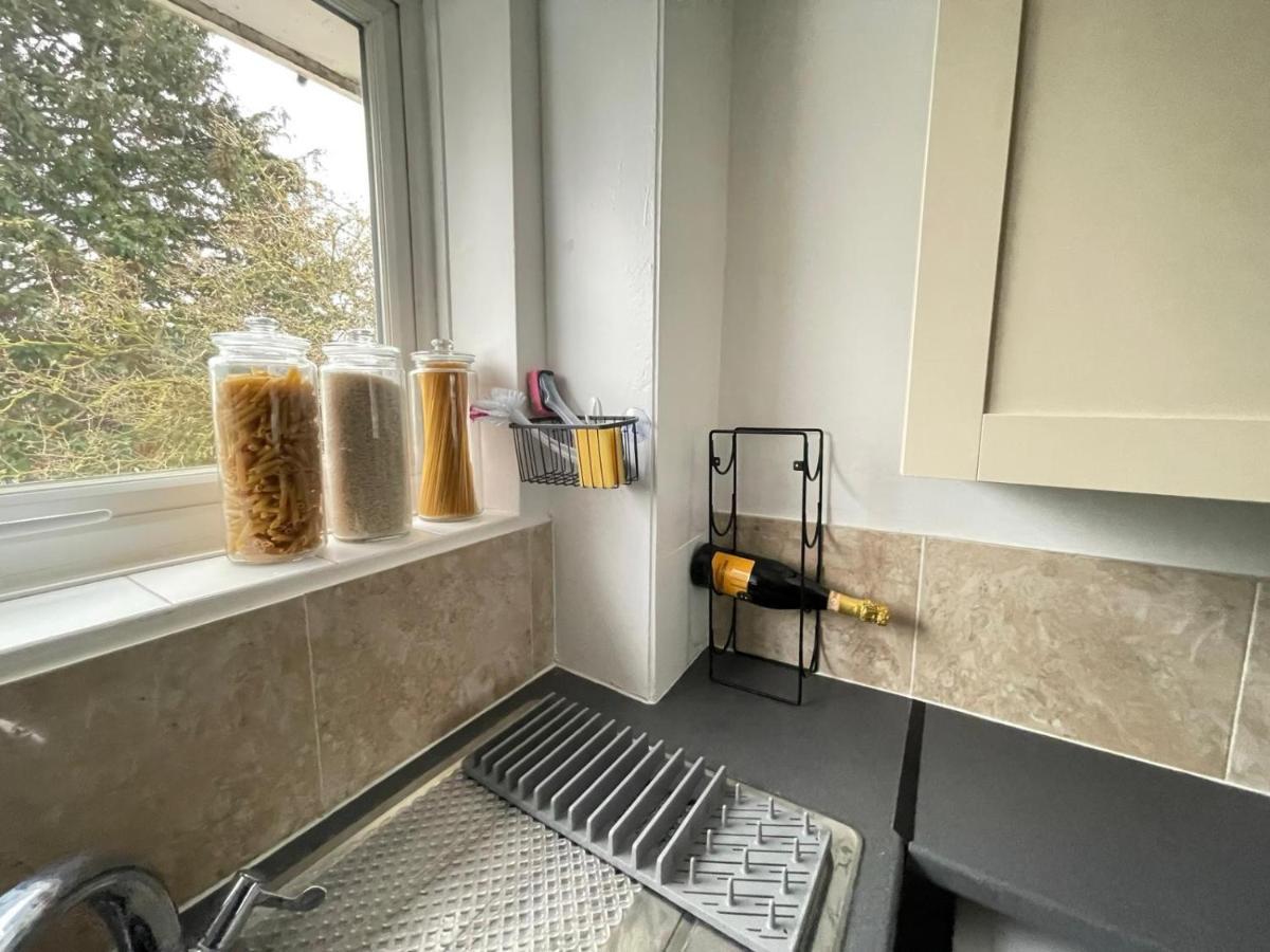 Lovely 1 Bed Home Near Hospital, With Parking & Garden Work Contractor Leisure, Sapphire Cambridge Exterior foto