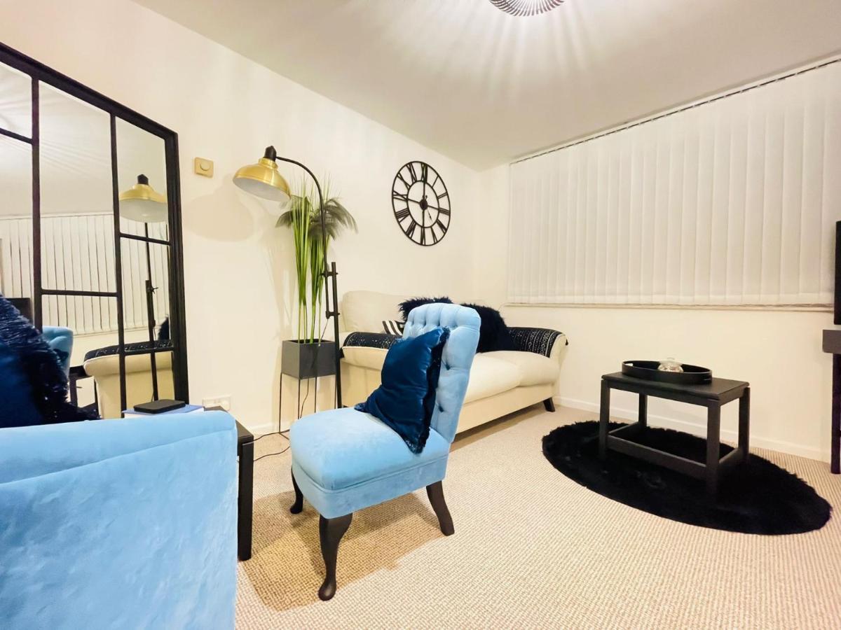 Lovely 1 Bed Home Near Hospital, With Parking & Garden Work Contractor Leisure, Sapphire Cambridge Exterior foto
