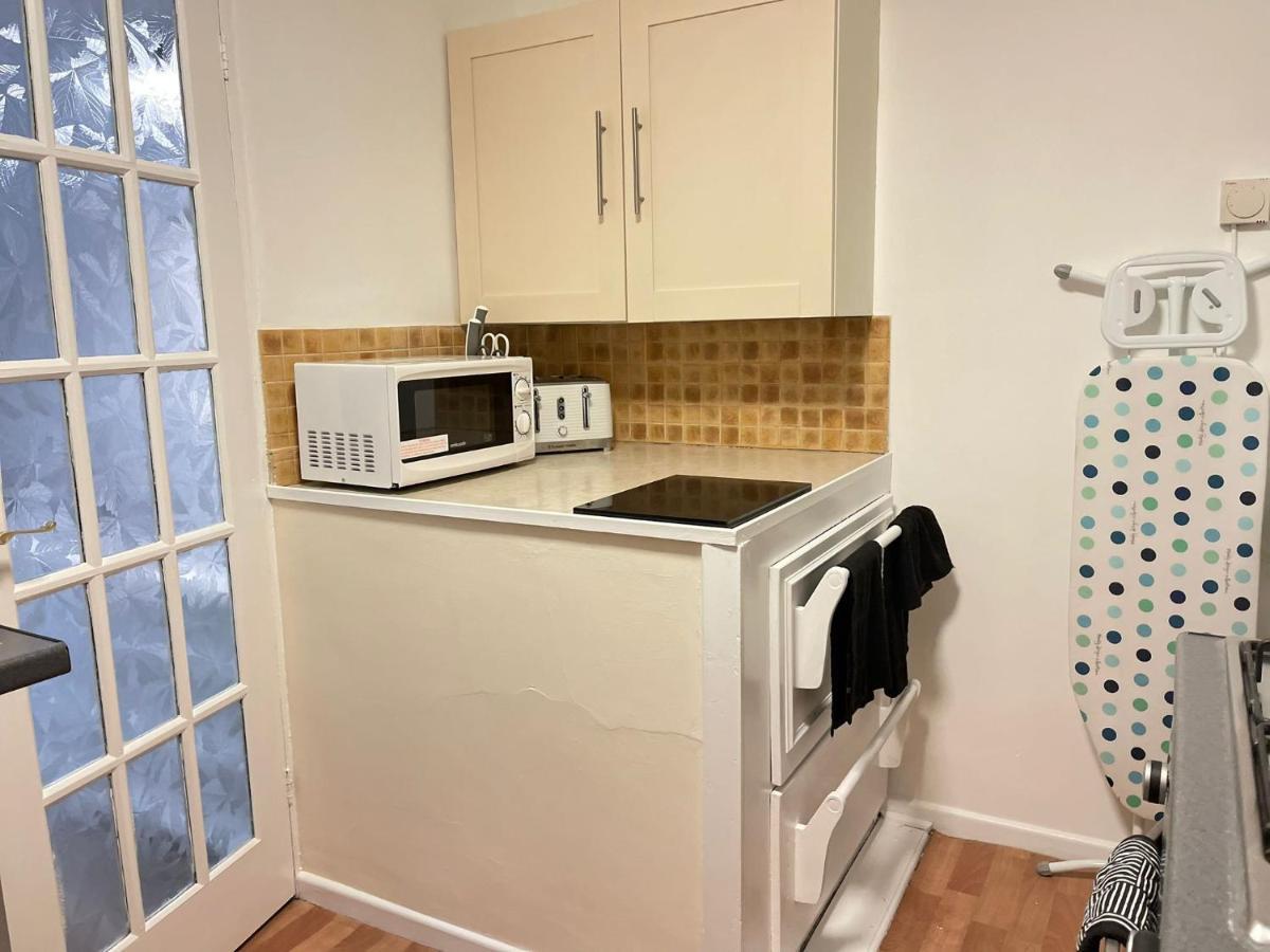 Lovely 1 Bed Home Near Hospital, With Parking & Garden Work Contractor Leisure, Sapphire Cambridge Exterior foto