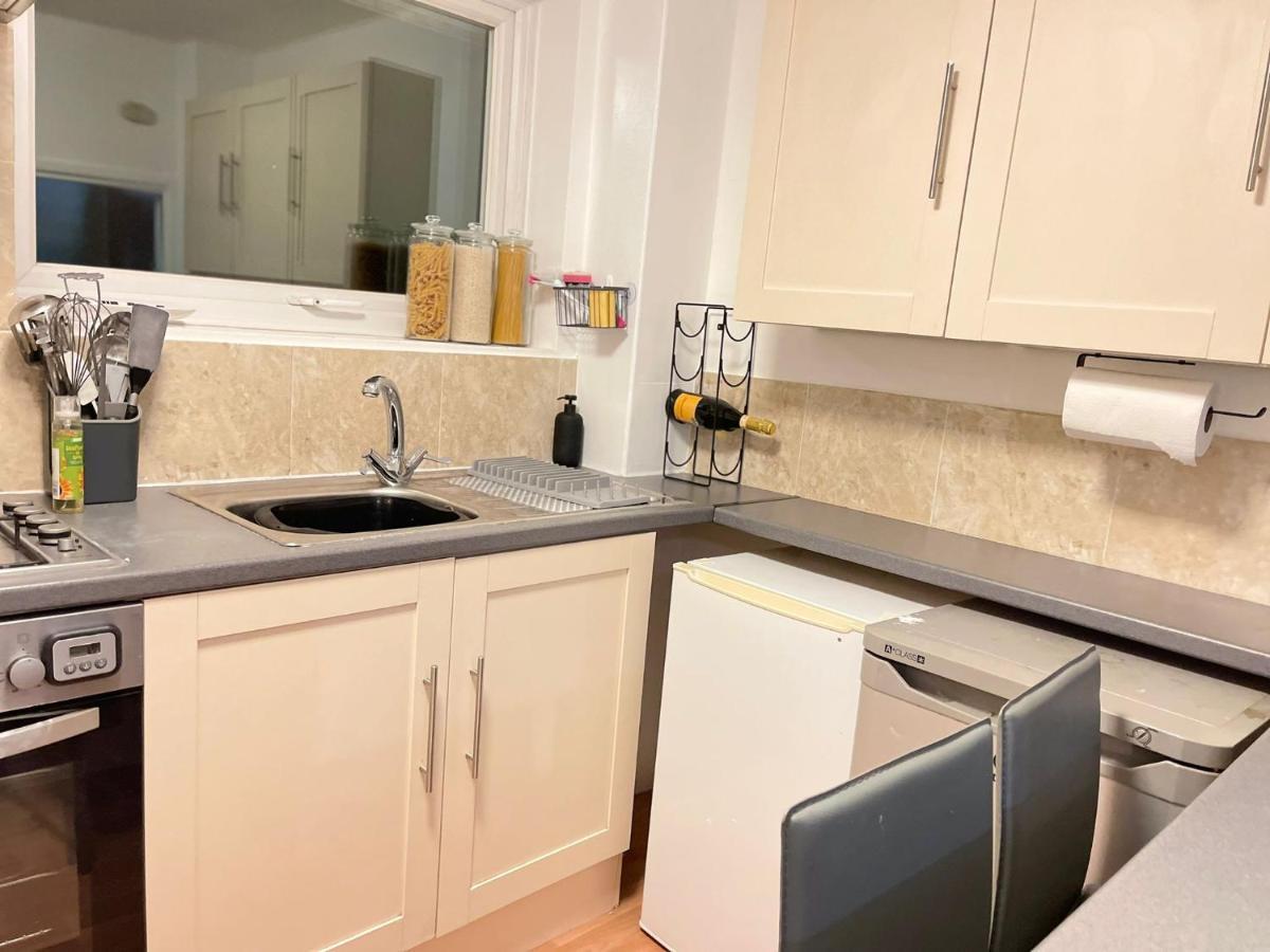 Lovely 1 Bed Home Near Hospital, With Parking & Garden Work Contractor Leisure, Sapphire Cambridge Exterior foto