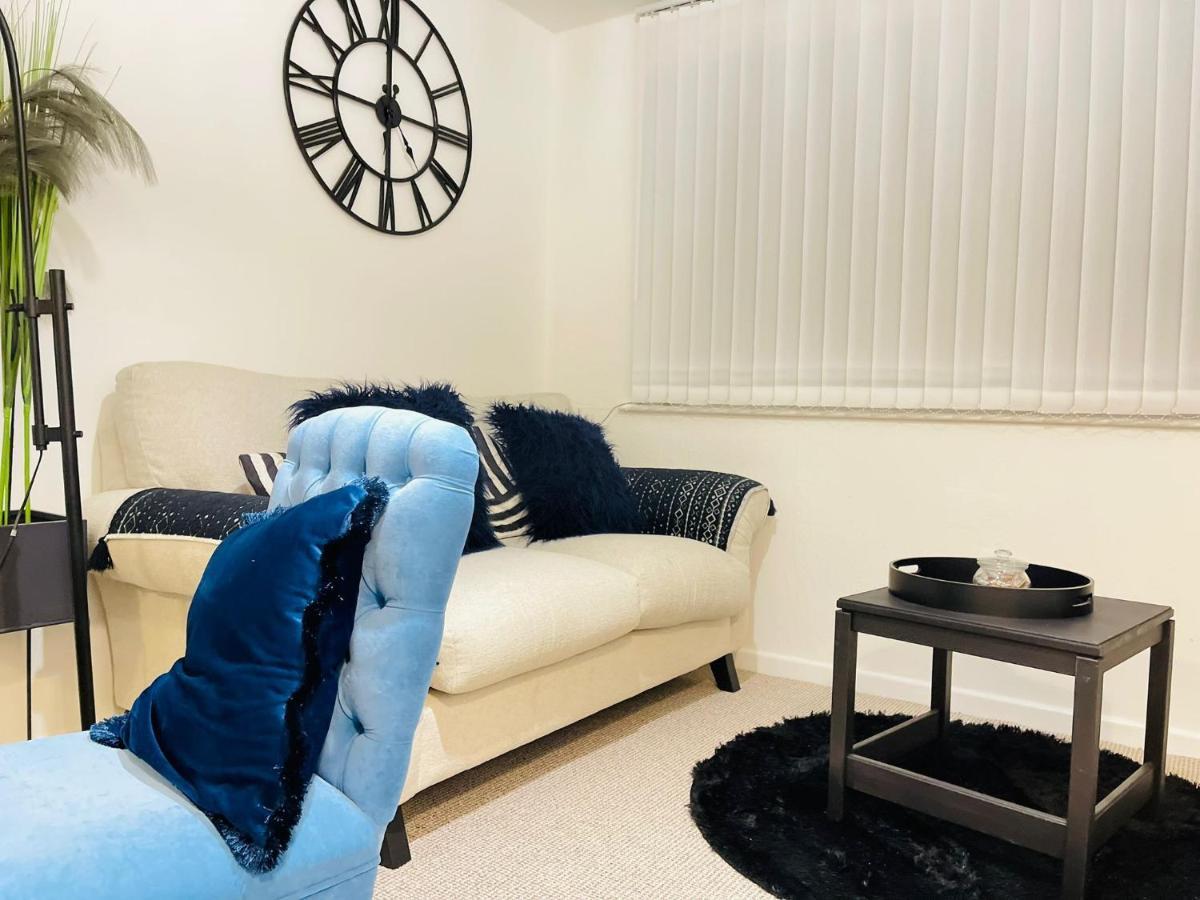 Lovely 1 Bed Home Near Hospital, With Parking & Garden Work Contractor Leisure, Sapphire Cambridge Exterior foto